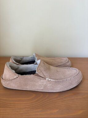 Women's OluKai Slippers Size 10 Nohea Style Shearling Tan Color Like New